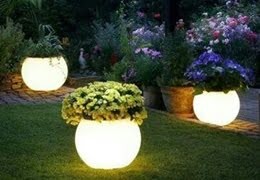 Podświetlane donice do ogrodu na taras i do salonu